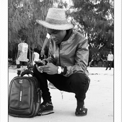 MWALEMBAFxTcam1's profile picture. https://t.co/l19PgC8P4J...
striving for lyf needs.📚📚..and bcomng legend worldwide 
📰📰