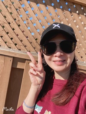 Writes about mental health, self-improvement and travel. When I'm not writing, I'm loving animals and playing badminton! Yahoo!