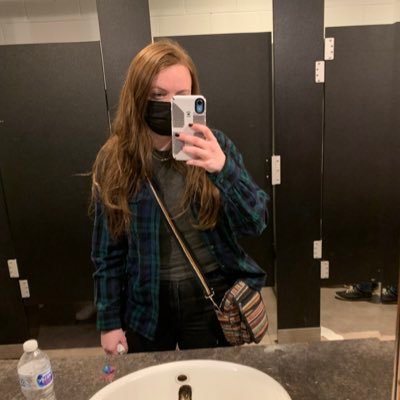 I know a thing or two about a band or two | she/her | 29 |-/