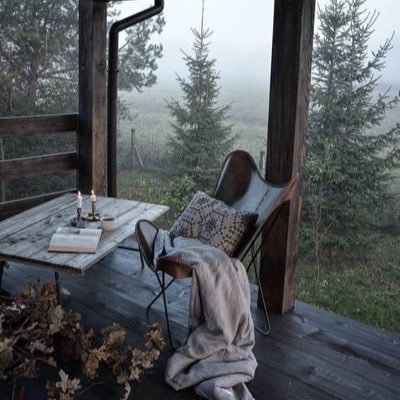booknerd2252's profile picture. ❤️