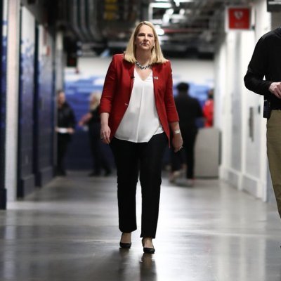 The Official Often Satirical Account For Brenda Frese's Suits. The suits of the most stylish coach in all of WBB. All things women's terps #terpswbb #goterps