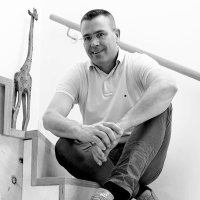 MMaxScheuermann's profile picture. Migrant, Holzbauer, Denksportler, Basketballer und Geradeausdenker - Motto: „Kein Werkzeug ist so scharf wie die Zunge!“