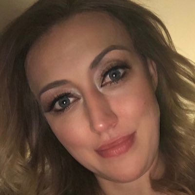 A Mad mummy of two munchkins! A fun and friendly Physio-terrorist (ooh I do love a good knot to work on!) I have a passion for baking, making and drinking gin!!