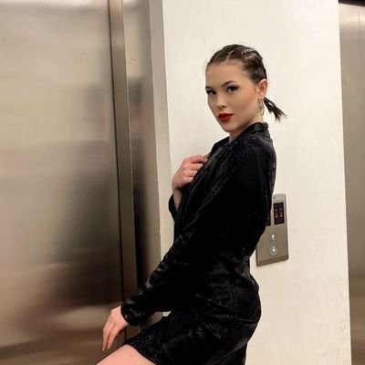 Cemdenci_Elanik's profile picture. AYNEN KNK ÜNLÜSÜN DNAJFBSJSK