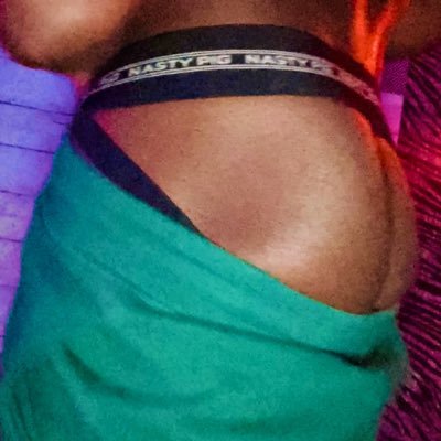 Hot Ebony! Queer. Virgin I mean Virgo♍️ Lover & Fighter. Slutty. ish. QUALITYinQUANITY! Assnonymous 4 now. Face? Ya! DM 18+only 😎😘💚🥂🧘🏾‍♂️🪴💅🏾