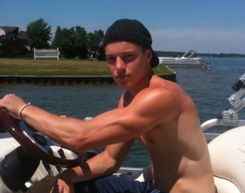 breaksweat's profile picture. I don't like defining myself... I just am! Get to know ME