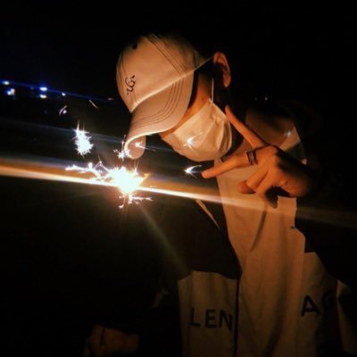 rntlqdlf's profile picture. 안해본거해보래서다해보는중