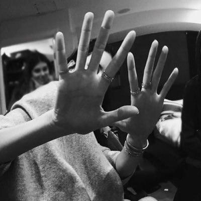 harusmindt's profile picture. ada apa sih?