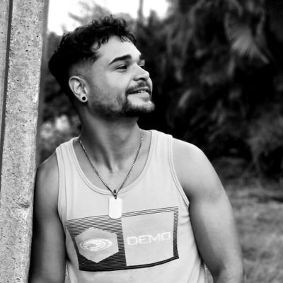 Ingeniero Automático 😎
gym⚡💪🏻
Fan de la Marvel y de GOT 🌟Cuando te dijeron que el amor lo resolvía todo, se referían al propio.🌟