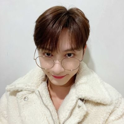 junmoon_light's profile picture. here for @pledis_17