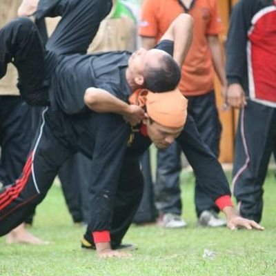Hi...ngobras sambil ngopii yuuuks, ngobrol santaii sambil ngomongin Iman n Income... hasyeeek