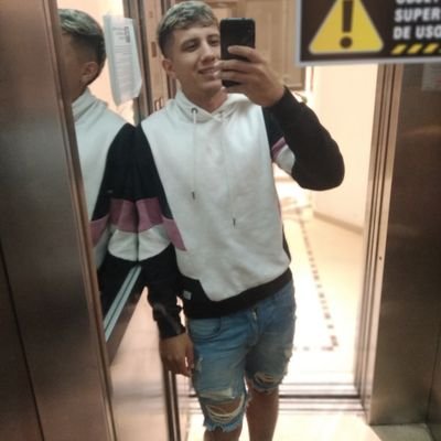 👻:aguubertossi -Sin embargo positivamente pienso en un mejor mañana-
