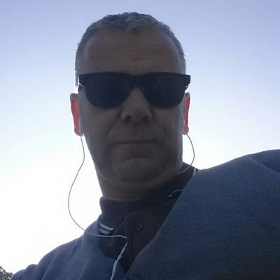 Rossa GAC. Arsenal for my sins. Played the odd guitar. Accountant. Ex - Halfpacer