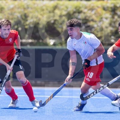 Jugador de Hockey... México siempre cambiando mis estrellas ✨ Instagram @jorgeaguilar999