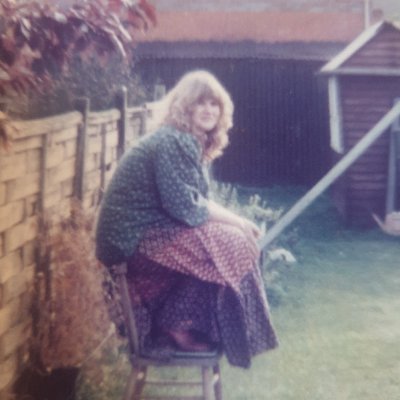 lizzyvic's profile picture. Society,. Politics. History, Art and Architecture..