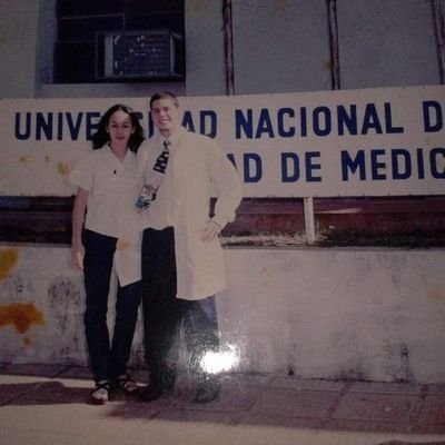 Medico Terapista, Muy intenso‼
Abordo Temas Serios y reflexivos...
El Humor es imprescindible para digerir todo lo anterior...