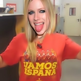 AVRIL CON LA ROJA #AvrilComeToSpain