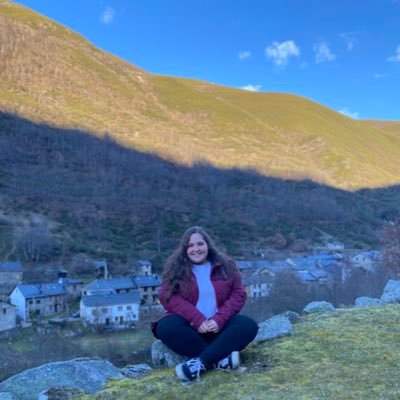 BeatrizTejon's profile picture. El hombre más sabio es aquel que sabe que su hogar es tan grande como pueda imaginar.  Biotecnóloga.       {2}[18]❤️
 ~Páramo del sil~