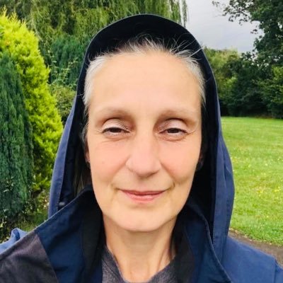 Keen rambler and author of 'Circular Walks Around Midhurst', available now from my website! Follow me for all things #walking and #nature 🚶🏻♀️🌳