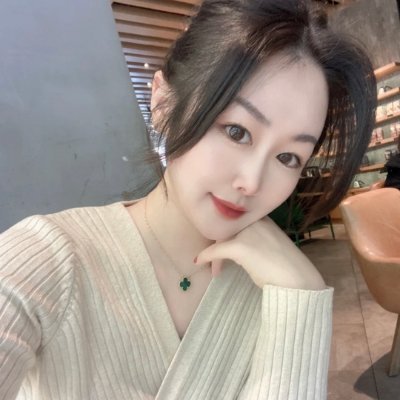 I am a jewelry designer and enjoy bowling, golf, travel, flowers, pets, cryptocurrency holder。