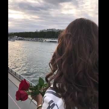 عندما أغادر لا التفت خلفي ابداً
فمن تجاوزته بقناعه لايستحق الالتفات ابداَ.