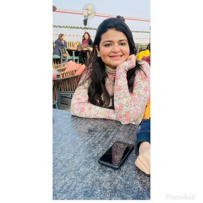 arisha_alam's profile picture. Dentist.