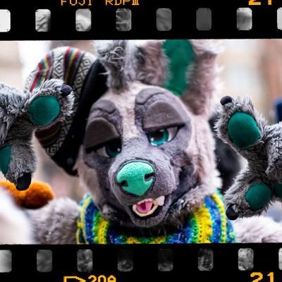 HI I'M FRISKY, I'm a hyena and I reeaally like hugs! It's so nice to meet you! 💜| Lvl 10 Vegetarian 🥦 |  @KilcodoCostumes fursuiter! 
Founder of @PawCrewLV