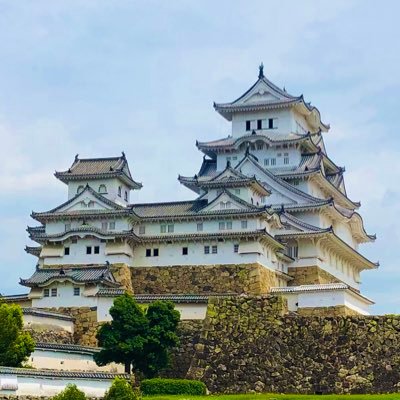 大好きな🏯城巡りの資金作りのためにFXを始めました。城巡りに集中できるように、📈チャートに縛られないトレードを目指しているので指標しかやらない。100名城制覇🏯現在2週目