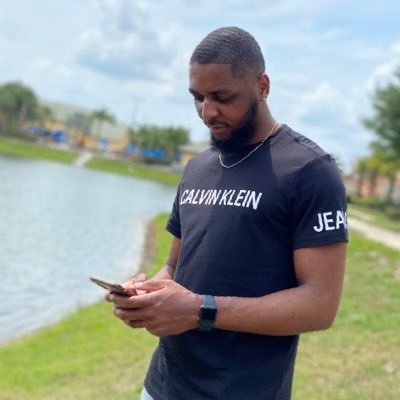 American Citizen 🇺🇸 Protected by God 🙏🏽 We don’t take Twitter seriously 🤣 IG: CalvinCe0