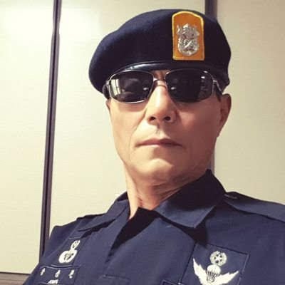 yky5ZRc5Eghp5dB's profile picture. 대한민국 대통령 품격!