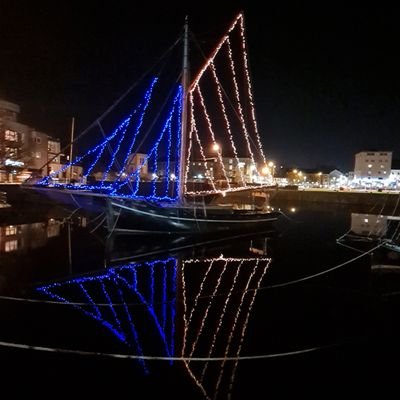 Official account of Bádóirí an Cladaig, community group, dedicated to the restoration and sailing of the traditional Galway work boats known as Galway Hookers