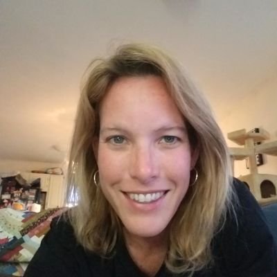 RhetaMeyer's profile picture. Teacher and Runner