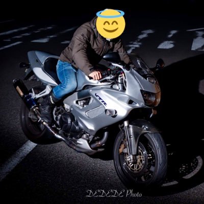 車 バイク スノボー アニメ 酒などが好きな独身異常男性(26歳児) VTR1000FとヴィッツターボとアドレスV125S乗ってます