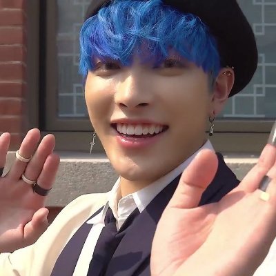 head empty no thoughts just hongjoong
| she/her | 17 y/o | panromantic ace 🏳️🌈 | multistan but atiny first