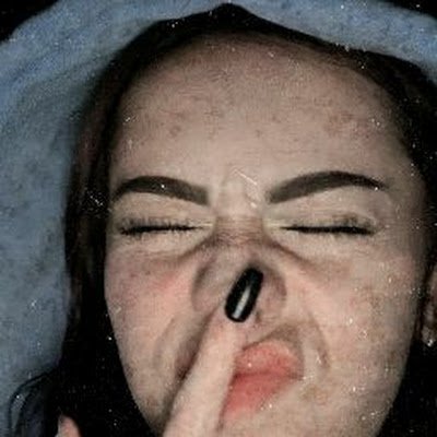 yourrossfav's profile picture. 