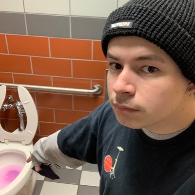 bornamutt's profile picture. ******