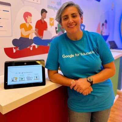 Passionate educator 🧑‍💻| traveller 🌎 | 🐕 dog mom | Head of PD at @ieducandoMexico 🤓
#GoogleCT #GoogleEI 
IG: lau.iedu • 
Views are my own ☝🏻
#LoveIsLove