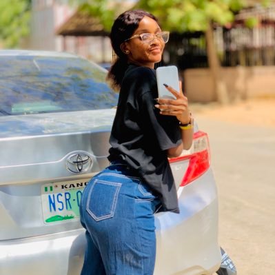 BeeJhennie's profile picture. 