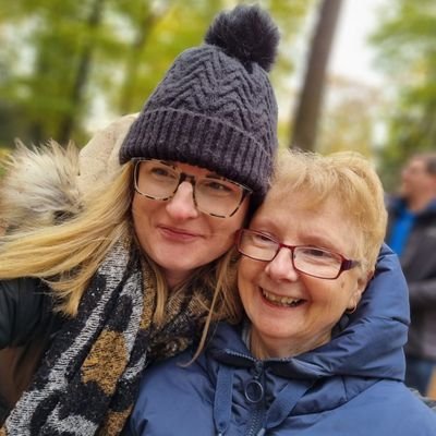 Stroke Survivor spreading awareness of #Aphasia with my daughter @carlystroke 💜 Volunteer for @thestrokeassoc

Enquiries to alifeafterstroke@gmail.com