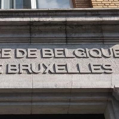 Beauty is in the letters. And Brussels is full of them.
Bruxelles est remplie de beauté. On n'a qu'à bien ouvrir les yeux.
Schoonheid' is geschreven met letters