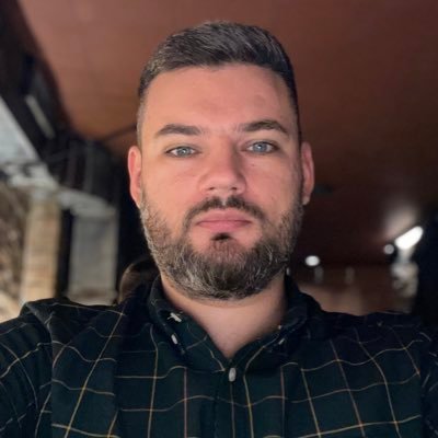 r_rovny's profile picture. It’s me