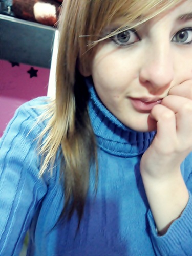 MiihJacobi's profile picture. Coração apaixonado é bobo, sorriso seu ele derrete todo♪