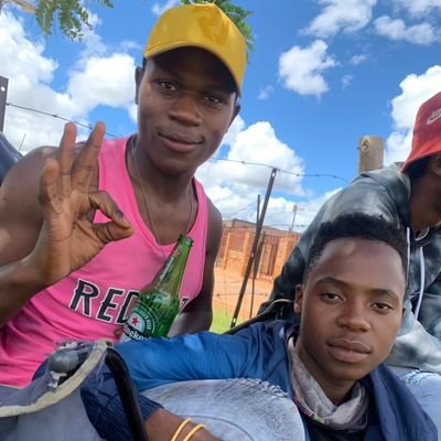 Phumlanizondo44's profile picture. Rather catch the flue not feelings😎