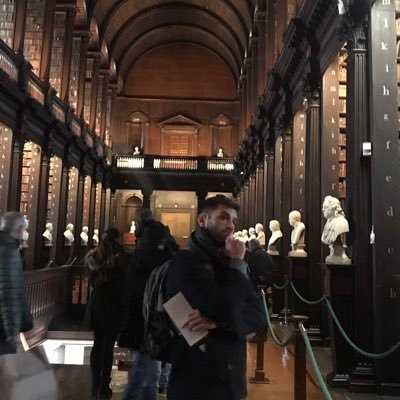“Por alguma razão os cidadãos hoje regrediram à subtil designação de seguidores e os seus ídolos são fantasmas.”