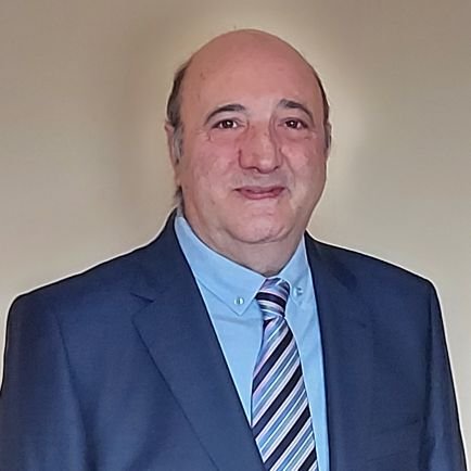 Arquitecto Tecnico, Grado Ingeniero de Edificación - REV - API, experto en valoraciones, periciales, patologías, proyectos. Presidente AEVIU