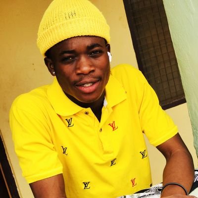 apturex's profile picture. Footballer