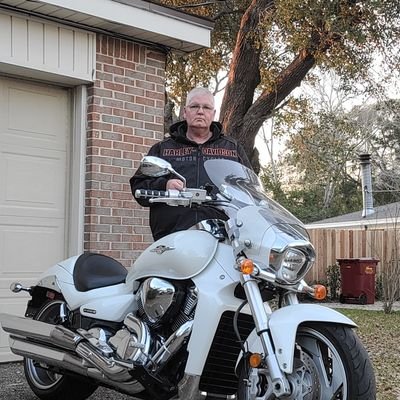 I'm  54. Have a GF of 17 mths as of the 8th of January. I ride motorcycles. Like Heavy Metal or Hair Bands music. Kiss is my favorite band.
