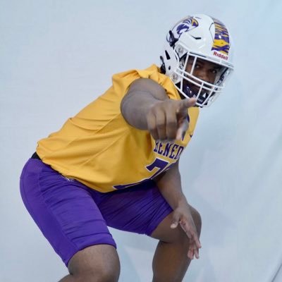 AnthonySuttles2's profile picture. 6'5-270 benedict college -OL/ email: anthonysuttles9003@gmail.com
