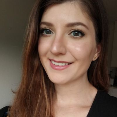 AylaMarianna's profile picture. meow.