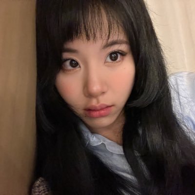 #CHAEYOUNG : like a strawberry, you have a lot of freckles.